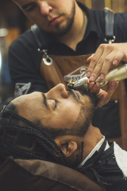 Corte + Ritual de barba + Depilación de nariz + Depilación de oídos